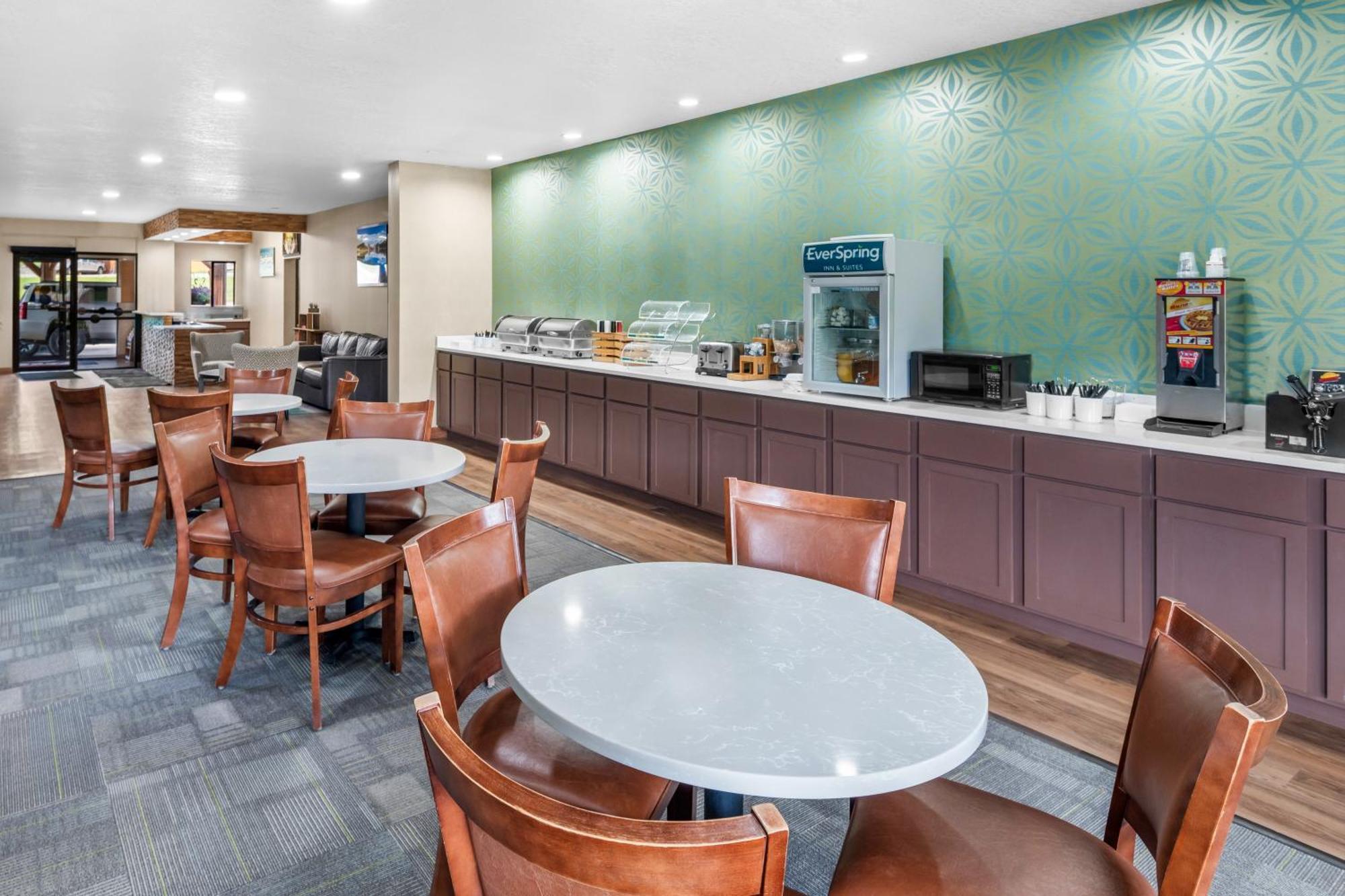 Everspring Inn & Suites Hill City Ngoại thất bức ảnh