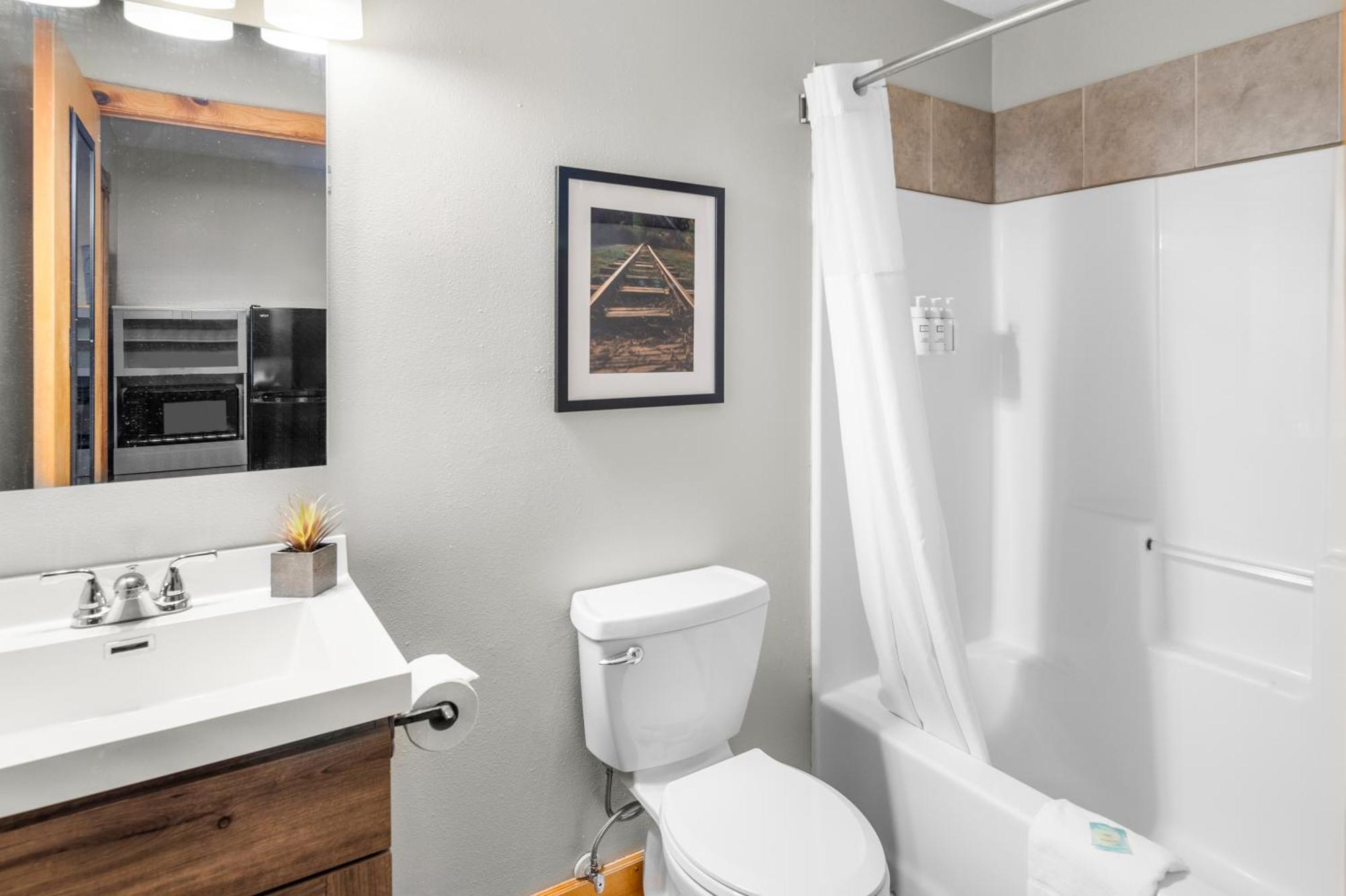 Everspring Inn & Suites Hill City Ngoại thất bức ảnh