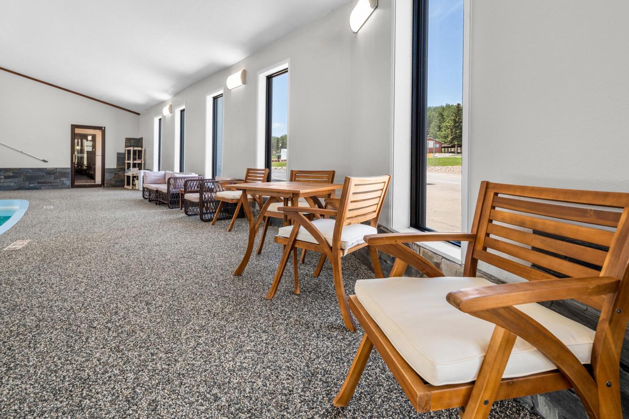 Everspring Inn & Suites Hill City Ngoại thất bức ảnh